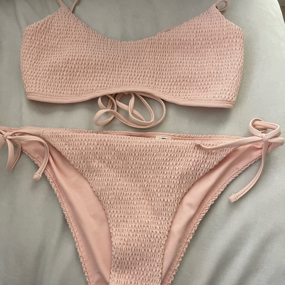 NWOT Hollister bikini. Just in time for summer